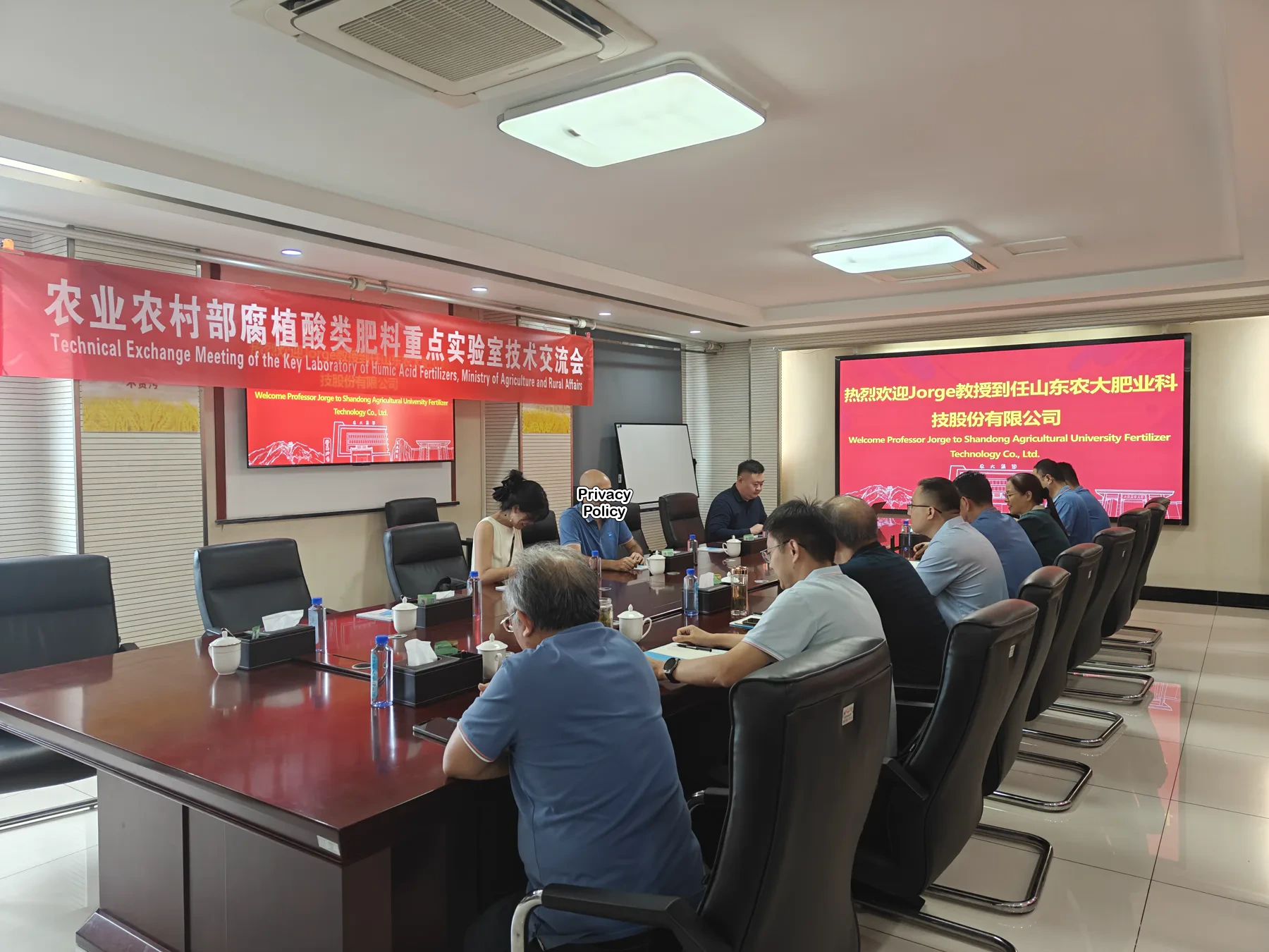 Professor Jorge participating in a fertilizer technology exchange meeting